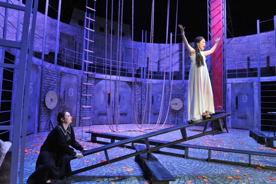 Lucia di Lammermoor de Gaetano Donizetti în regia lui Andrei Șerban cu Venera Protasova