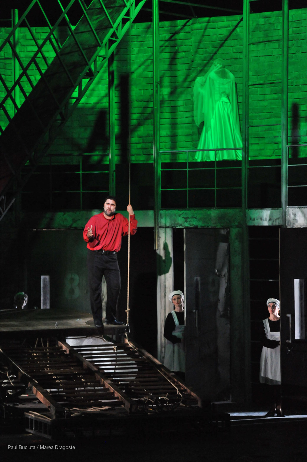 Premiera Operei Lucia di Lammermoor de Gaetano Donizetti în regia lui Andrei Șerban pe scena Operei Naționale București, cu Venera Protasova, Florin Guzga, Adrian Marcan.