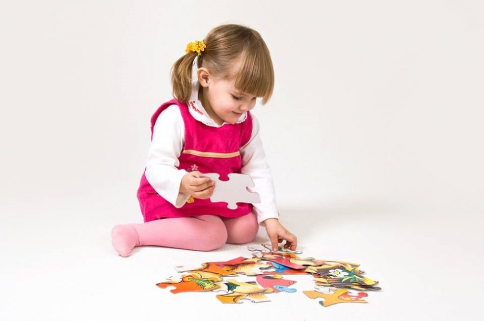 communication among gorgeous Copiii isteti construiesc puzzle-uri – Marea Dragoste