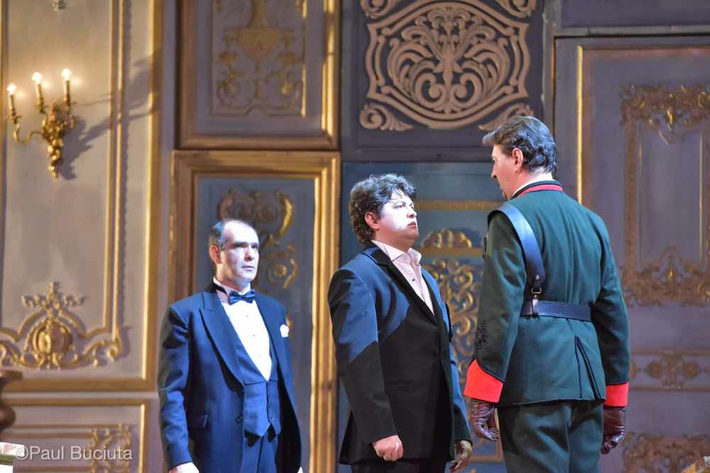 La traviata, în regia britanicului Paul Curran, pescena Operei Nationale Bucuresti.