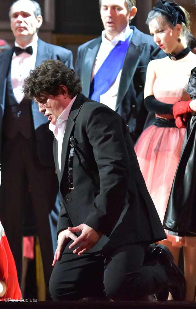 La traviata, în regia britanicului Paul Curran, pescena Operei Nationale Bucuresti.