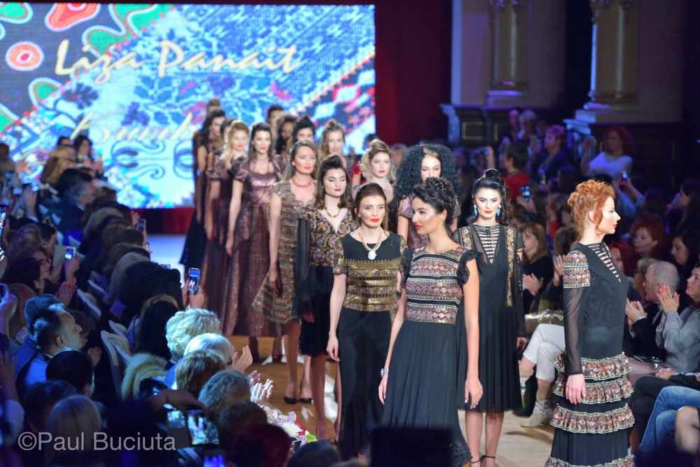 Prezentarea colectiei KUMBAYA apartinand creatoarei Liza Panait.