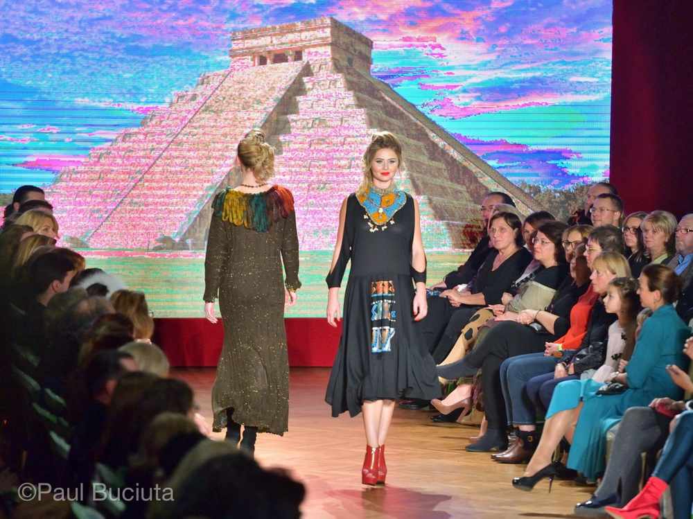 Prezentarea colectiei KUMBAYA apartinand creatoarei Liza Panait.