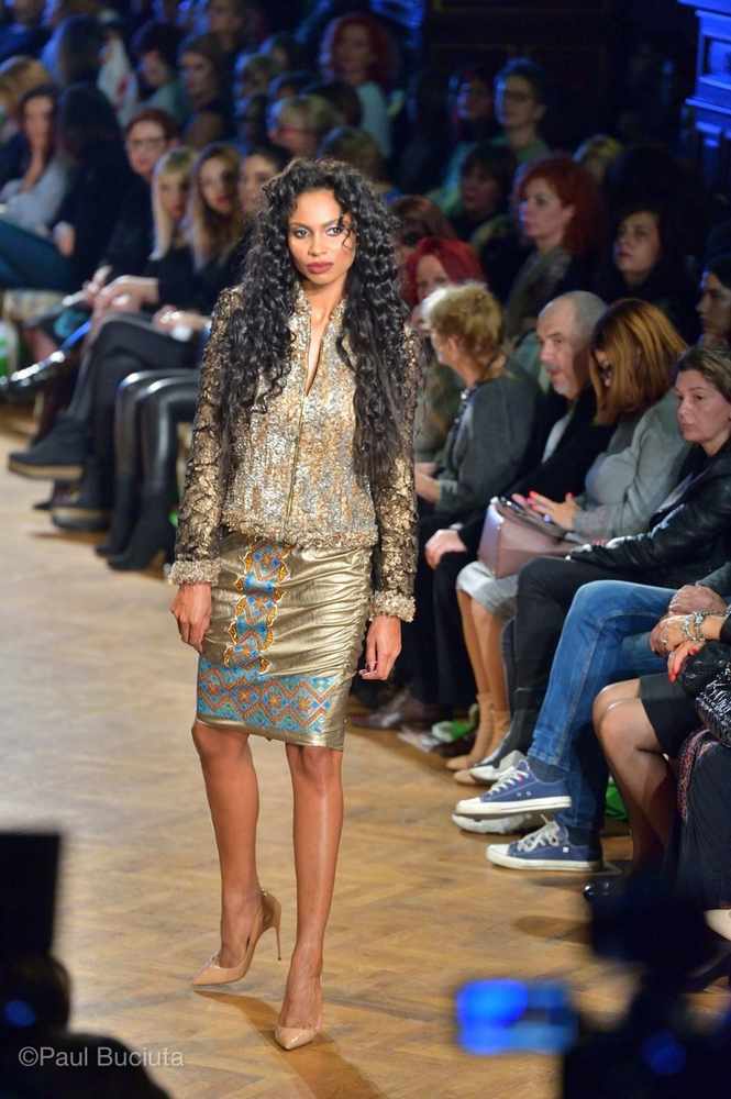 Prezentarea colectiei KUMBAYA apartinand creatoarei Liza Panait.