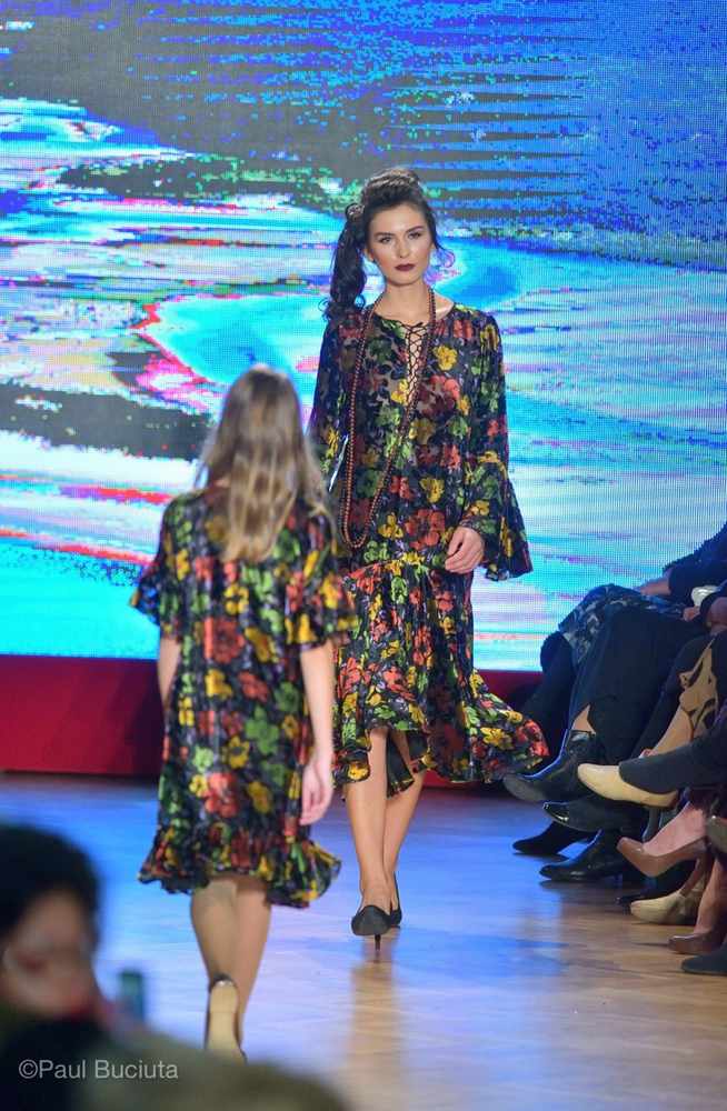 Prezentarea colectiei KUMBAYA apartinand creatoarei Liza Panait.