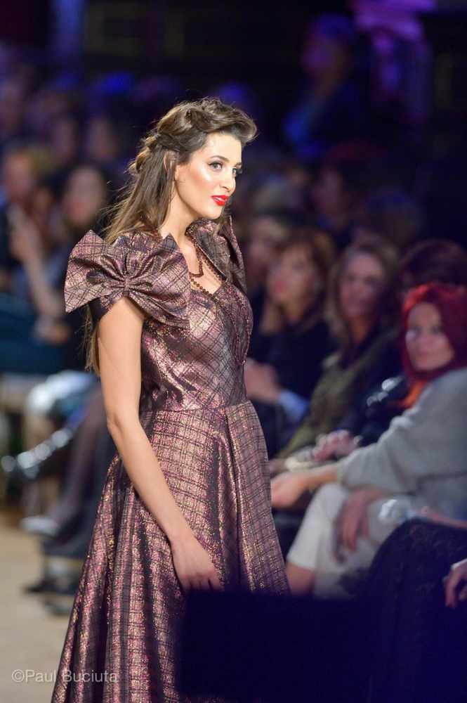 Prezentarea colectiei KUMBAYA apartinand creatoarei Liza Panait.