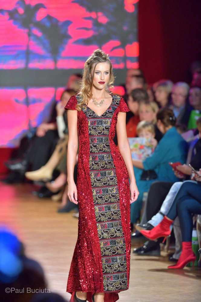 Prezentarea colectiei KUMBAYA apartinand creatoarei Liza Panait.