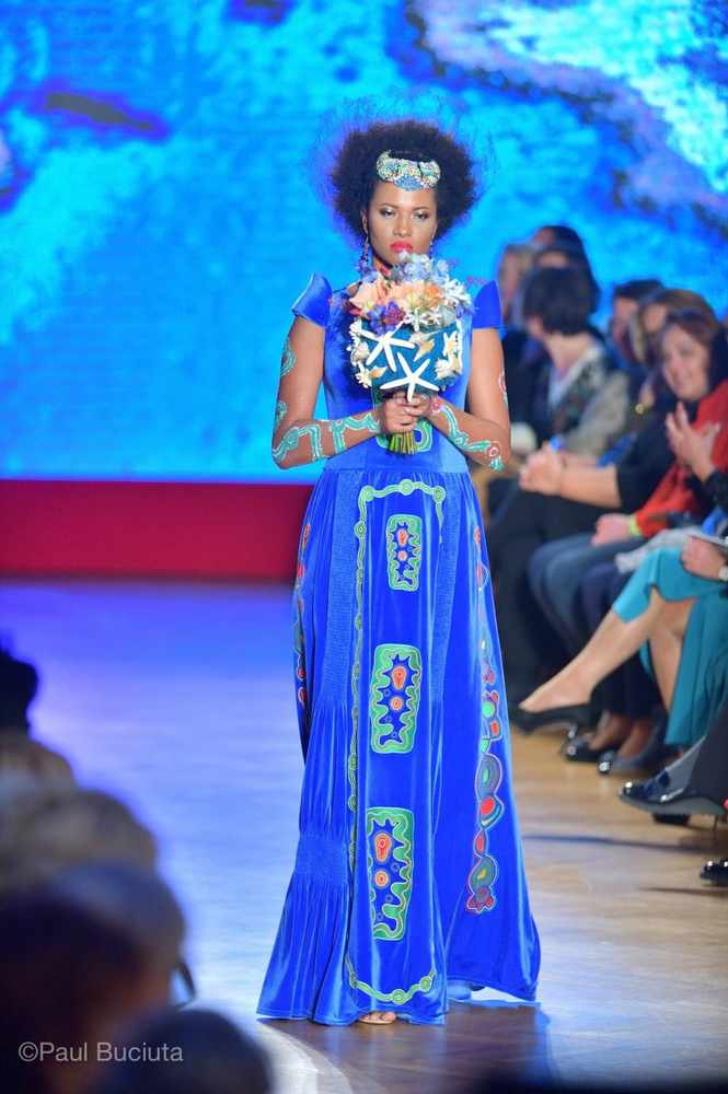 Prezentarea colectiei KUMBAYA apartinand creatoarei Liza Panait.