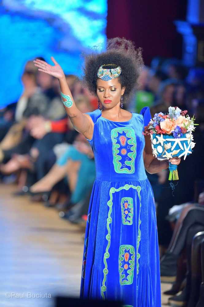 Prezentarea colectiei KUMBAYA apartinand creatoarei Liza Panait.