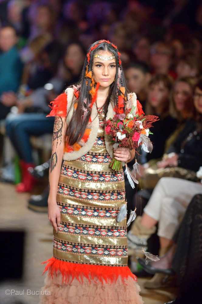 Prezentarea colectiei KUMBAYA apartinand creatoarei Liza Panait.