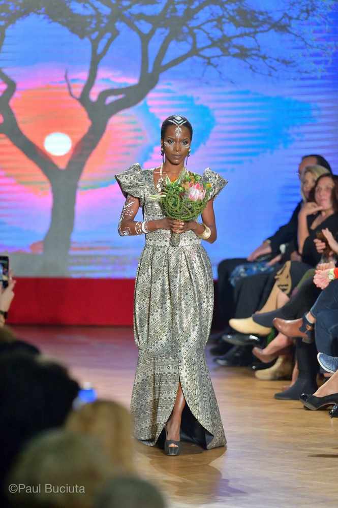 Prezentarea colectiei KUMBAYA apartinand creatoarei Liza Panait.