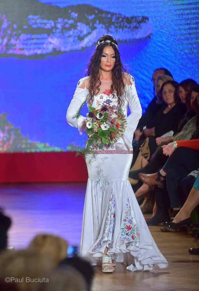 Prezentarea colectiei KUMBAYA apartinand creatoarei Liza Panait.