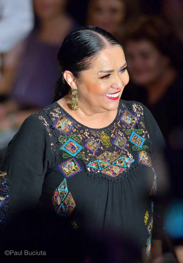 Prezentarea colectiei KUMBAYA apartinand creatoarei Liza Panait.