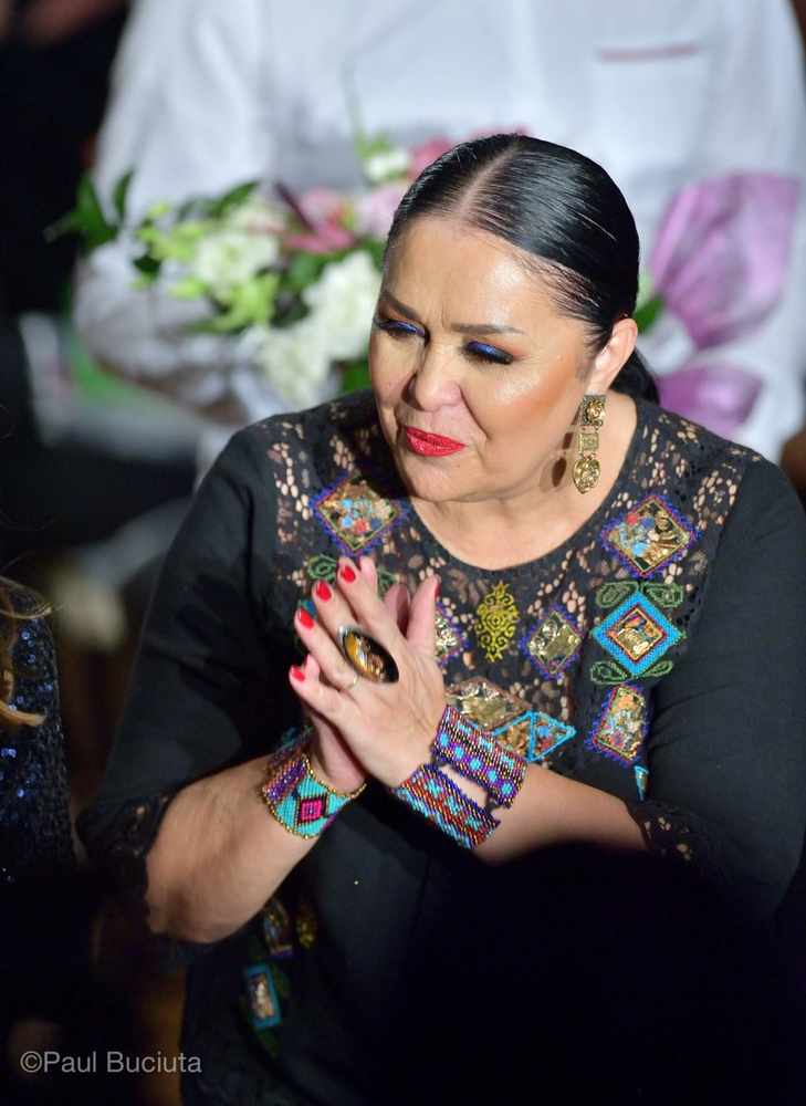 Prezentarea colectiei KUMBAYA apartinand creatoarei Liza Panait.