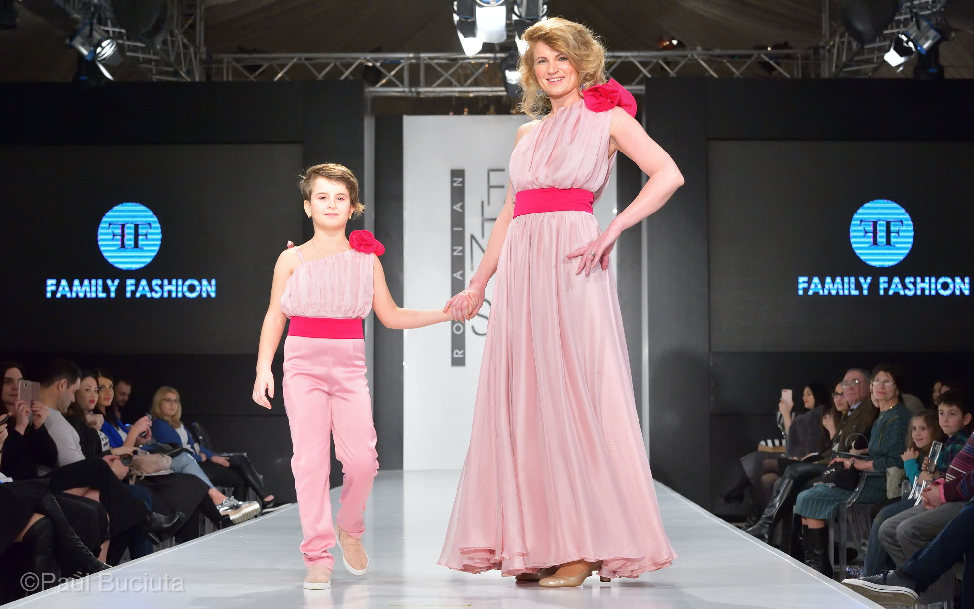 Prezentare Family Fashion by Luiza Willems în cadrul Romanian Fashion Philosophy 2018